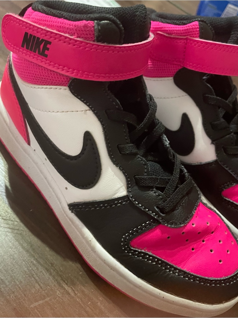 Nike kids High-Top Sneakers in Hot Pink / Black / White